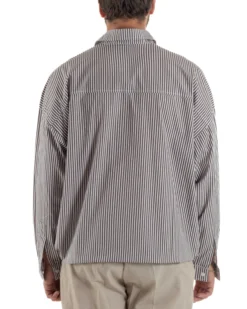 Camicia uomo serafino colletto crop rigata boxy fit tasca marrone GIOSAL-C3084A