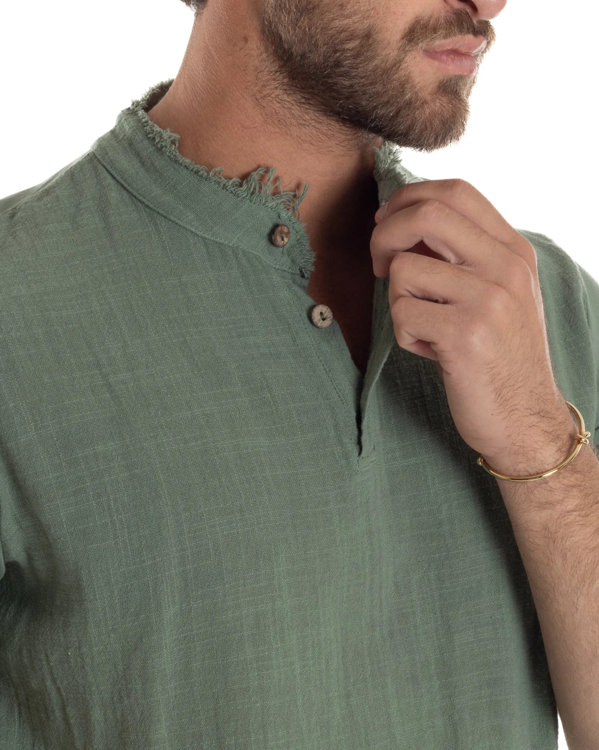 T-shirt Serafino Taglio Vivo Collo Coreano Sfrangiato Verde GIOSAL-TS3141A